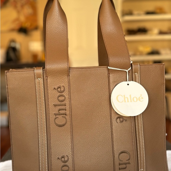 Chloe - Picture 2 of 7